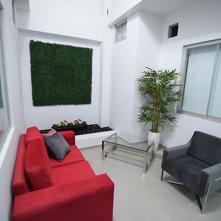 צ'יקלאיו Escala Urban Hotel מראה חיצוני תמונה