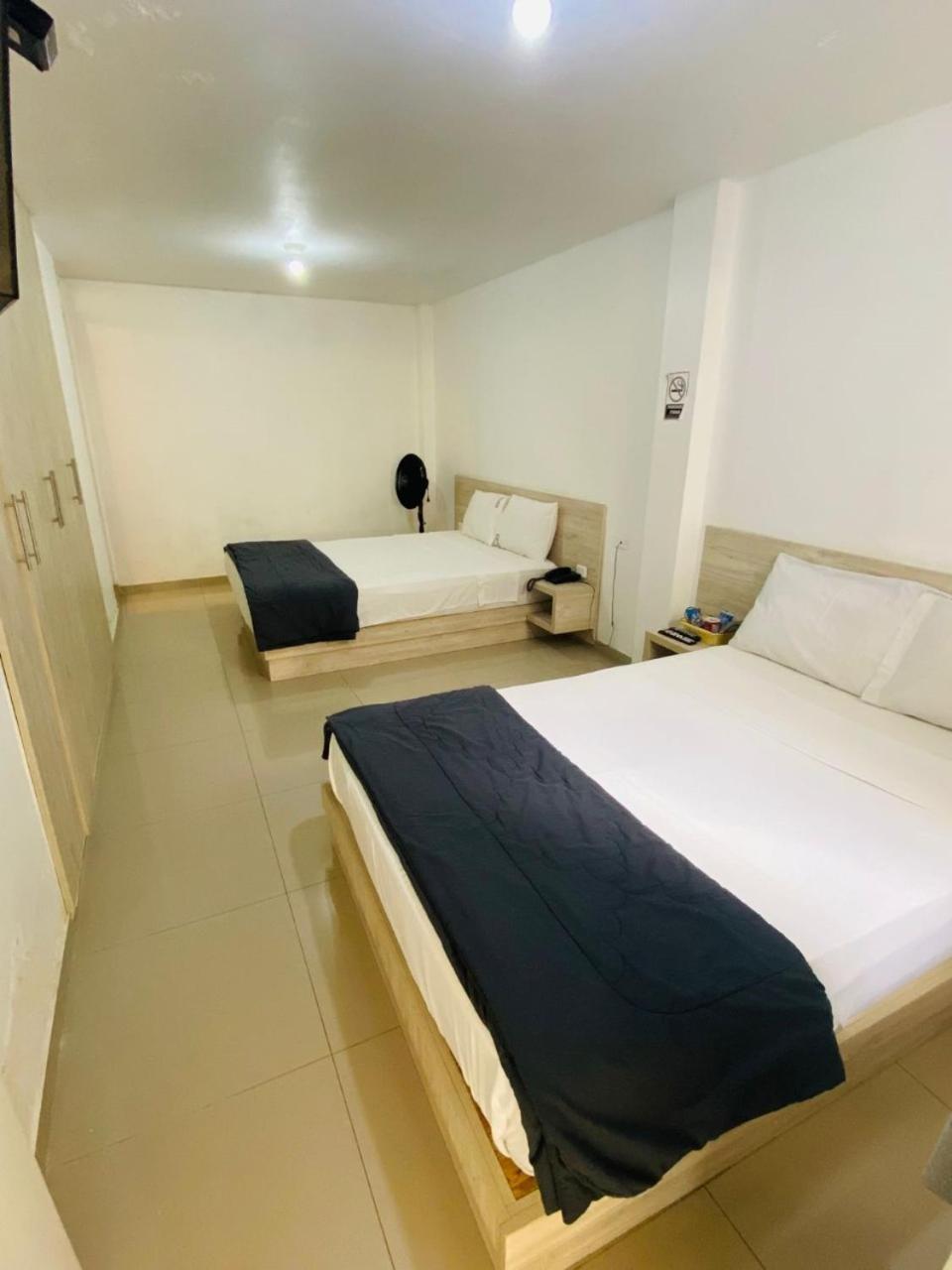 צ'יקלאיו Escala Urban Hotel מראה חיצוני תמונה