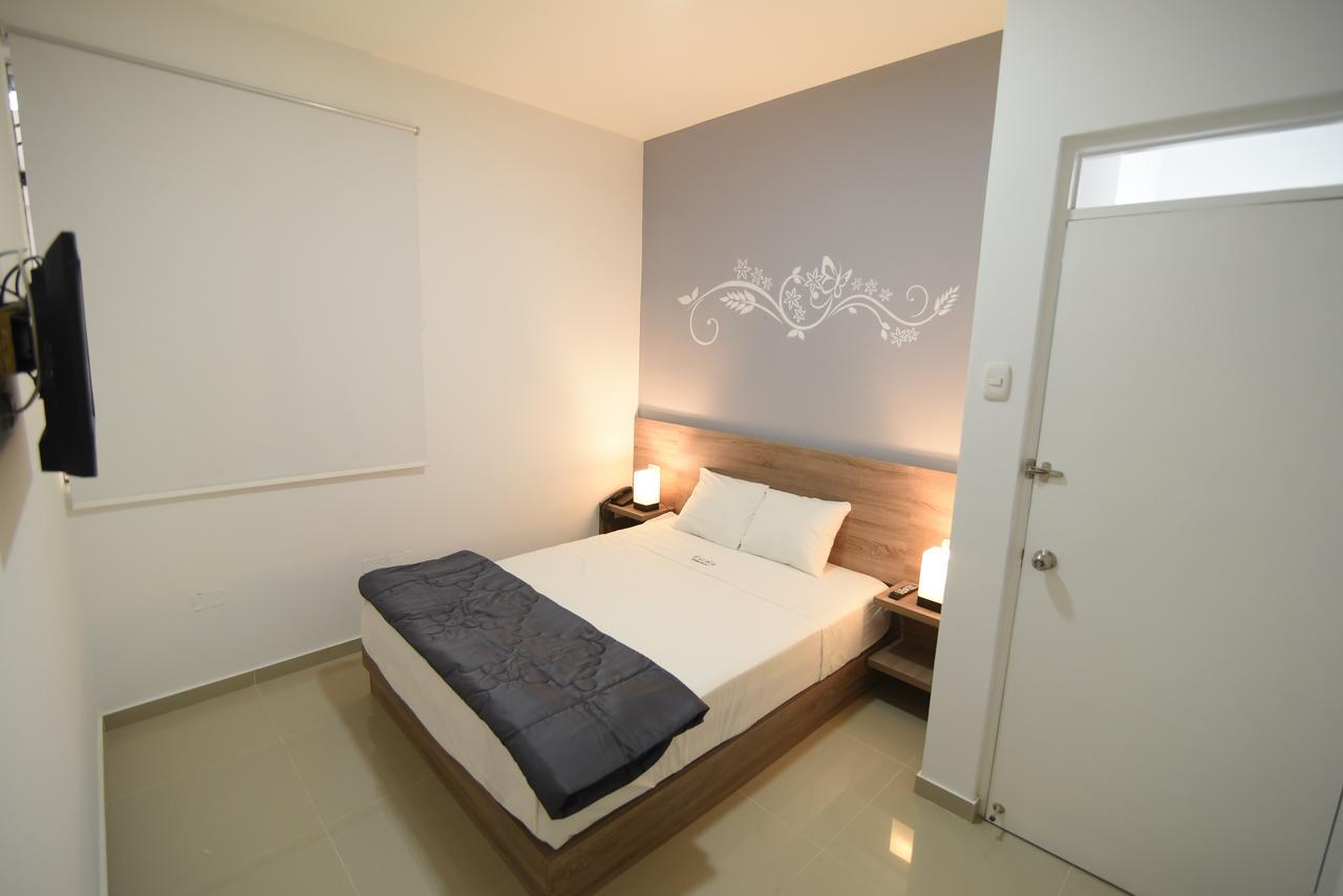 צ'יקלאיו Escala Urban Hotel מראה חיצוני תמונה