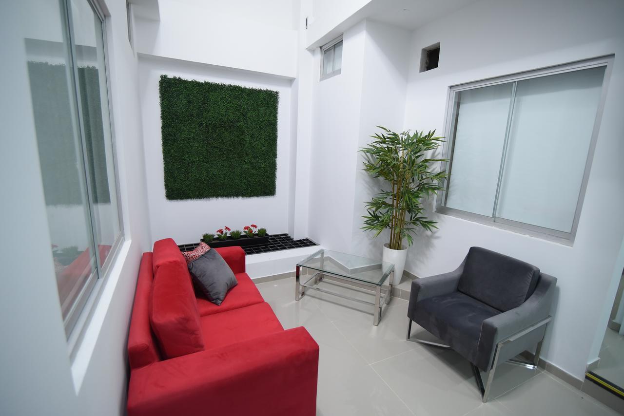 צ'יקלאיו Escala Urban Hotel מראה חיצוני תמונה