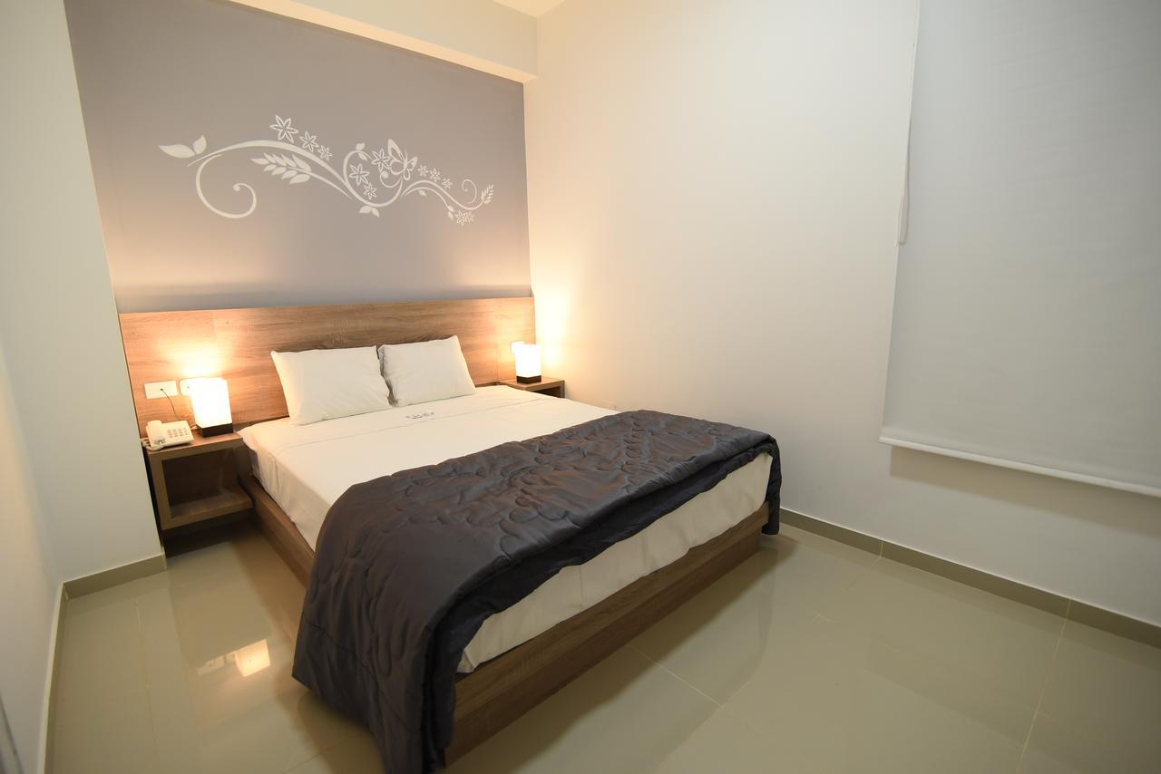 צ'יקלאיו Escala Urban Hotel מראה חיצוני תמונה