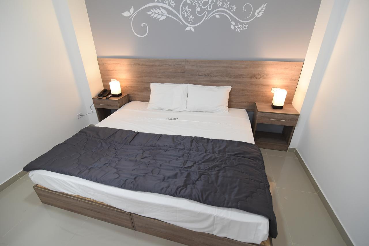 צ'יקלאיו Escala Urban Hotel מראה חיצוני תמונה