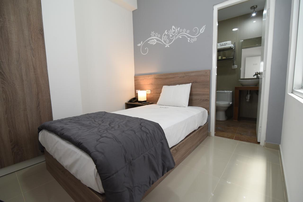 צ'יקלאיו Escala Urban Hotel מראה חיצוני תמונה