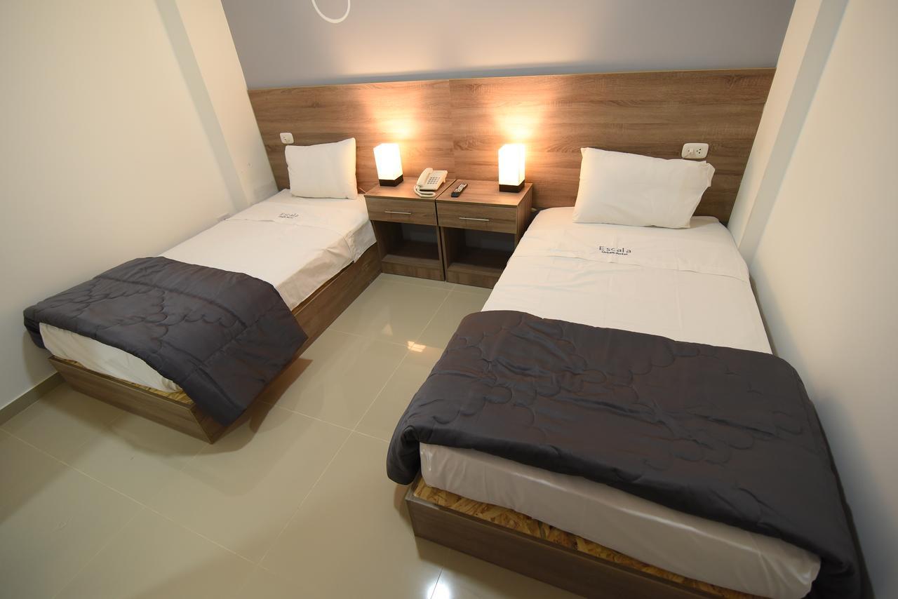 צ'יקלאיו Escala Urban Hotel מראה חיצוני תמונה