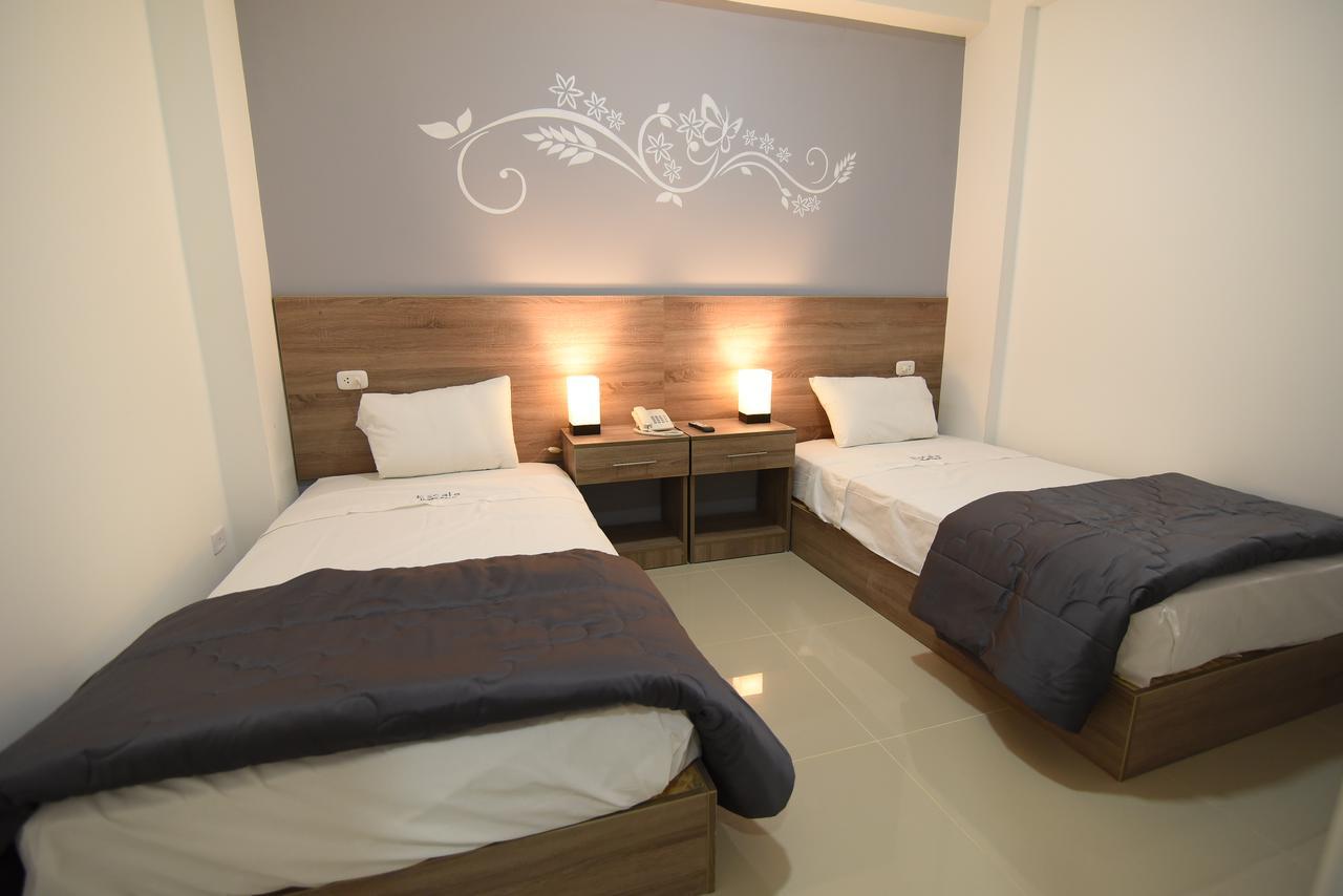 צ'יקלאיו Escala Urban Hotel מראה חיצוני תמונה