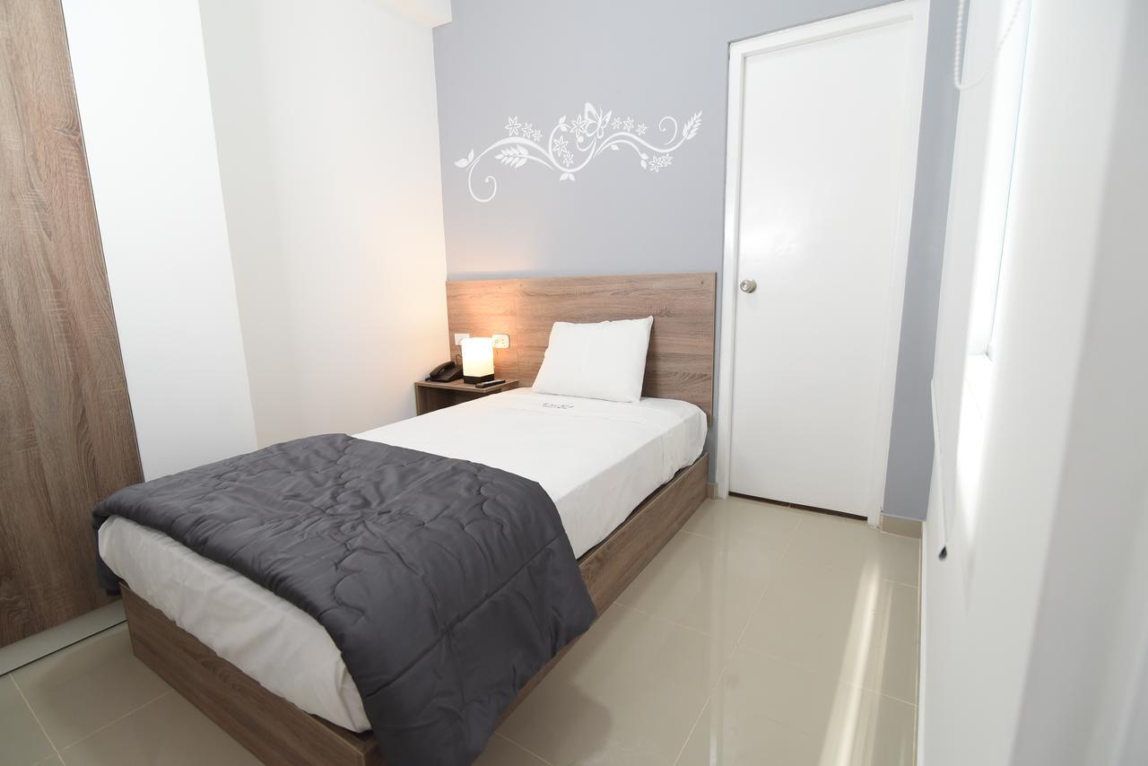 צ'יקלאיו Escala Urban Hotel מראה חיצוני תמונה